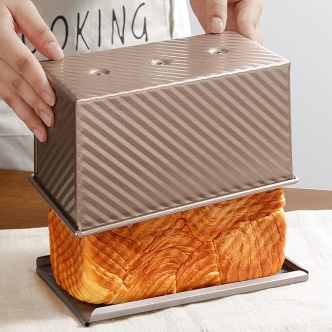 Pullman Loaf Pan with Lid, Aluminized Steel 1 Lb Nonstick Sandwich Bread Pan for Homemade Bread, 8.4x4.8 Inch Professional Rectangular Loaf Pan with Dough Scraper and Cutter
