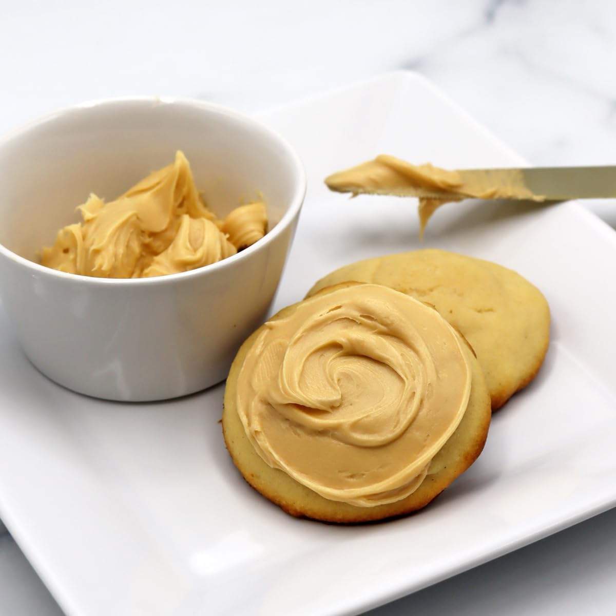 Lorann Oils Peanut Butter Bakery Emulsion: Realistic Peanut Butter Flavor Without Nuts, Perfect for Elevating Peanut Butter notes in Baked Goods, Gluten-Free, Keto-Friendly, 16 Oz