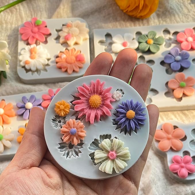 5Pcs Flower Molds Silicone Chocolate Mold Daisy Flower Fondant Polymer Clay Resin Mold Soap Ice Cube Jello Molds for Baking and Cake Cupcake Decorating (Gray Daisy Flower)