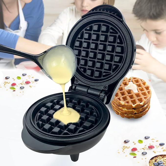 Mini Waffle Maker Electric waffle iron Nonstick Chaffle Maker for Kids 600W