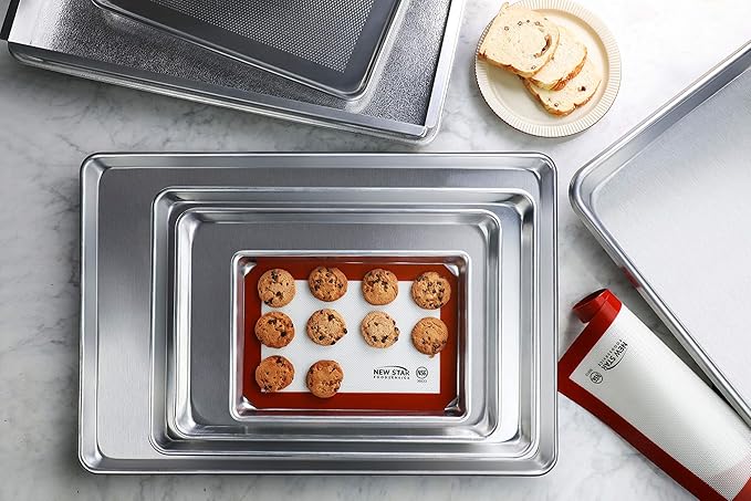 New Star Foodservice Commercial-Grade 18-Gauge Aluminum Sheet Pan/Bun Pan (9 x13 x1 inch (Quarter Size))