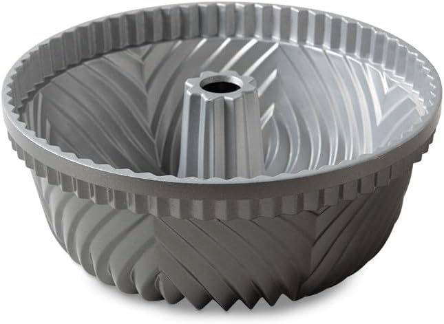 Nordic Ware Bavaria Bundt Pan, 10-Cup, Graphite