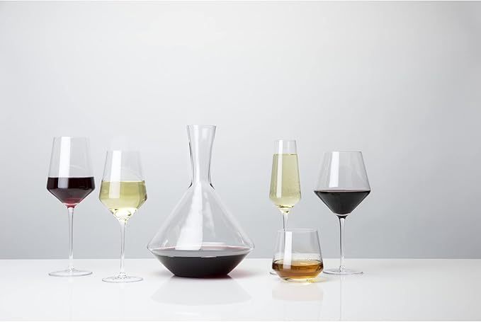 Viski Raye Angled Bordeaux Wine Glasses, Elegant and Modern Drinking Glasses for Red Wine, Crystal Stemmed Glassware, Home Bar, Dinner Party, Wedding Gifts, Hosting Essentials, 16 oz, Set of 2