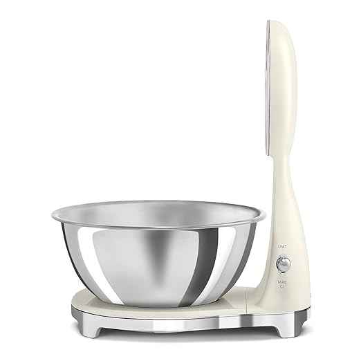 SMEG Retro-Style Analog & Digital Kitchen Scale, 11 lb Capacity, Rechargeable Battery, Backlit LCD Display, Stainless Steel Bowl (Cream)