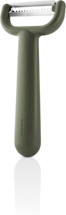 EVA SOLO | Green Tools julienne Peeler | Efficient peeler for making impressive vegetable or fruit ribbons or strips | Danish Design & Functionality | Kitchen Gadgets & Accessories