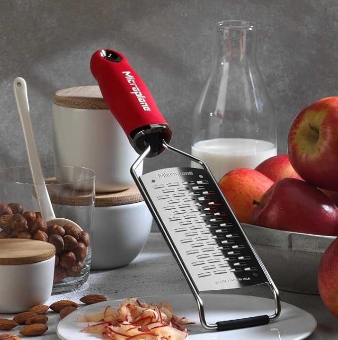 Microplane Gourmet Series Cheese Grater with Handle (Ribbon, Red)