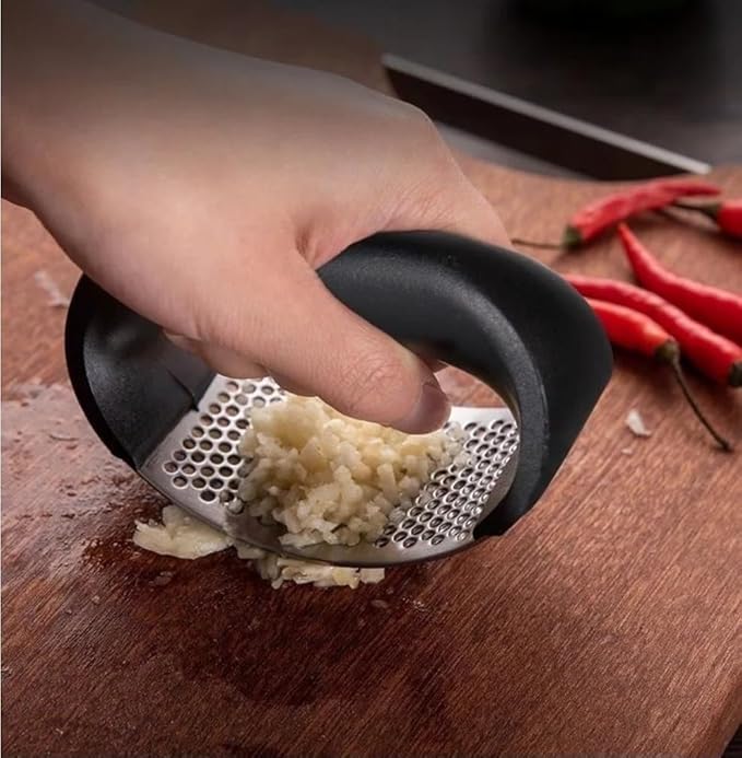 Garlic Press,Stainless Steel Garlic Mincer Crusher,Ergonomic Handle,Easy to Use,Easy to Clean,Effort-Saving Kitchen Gadgets-Black