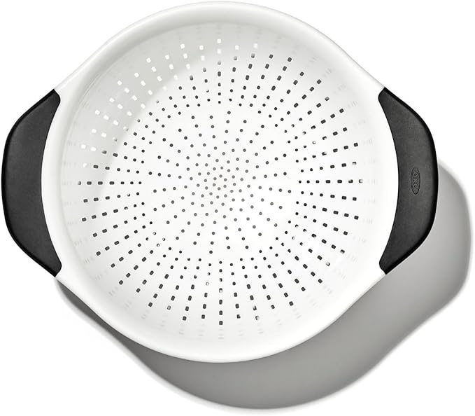 OXO Good Grips 3 QT Plastic Colander