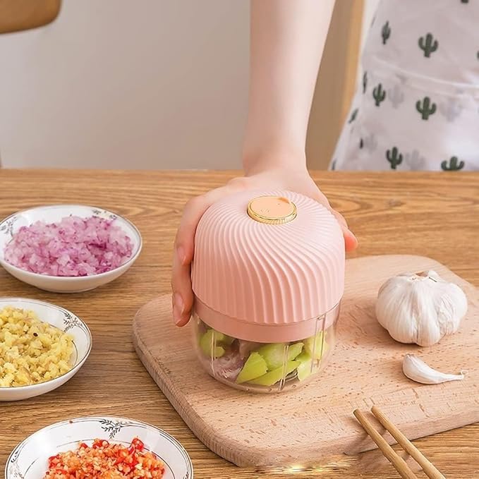 250ml Electric Garlic Chopper, Mini Food Processor Masher Crusher, Garlic Grinder with USB Charging for Onion Ginger Vegetable Pepper Spice Meat (Gray : Pink)