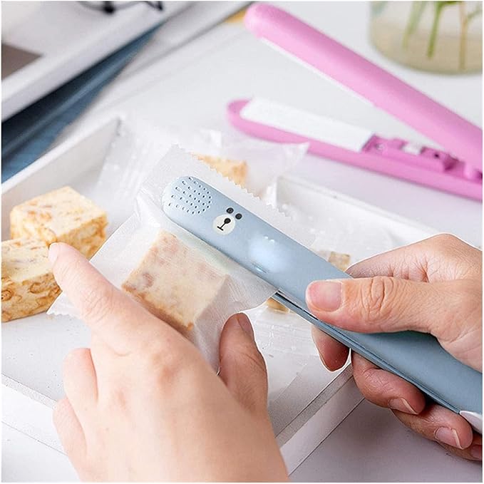 Mini Handheld Heat with Power Cable for Food Storage Vacuum Sealer Bag Chip Plastic Bags Vakum Machine (Pink，Purple)