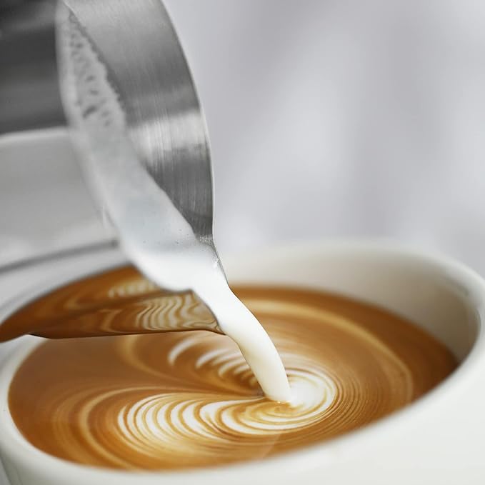 MHW-3BOMBER Milk Frothing Pitcher 450ml/15.2oz Milk Frother Cup Espresso Steaming Pitcher Stainless Steel Milk Frother Cup Barista Latte Art Round Spout Milk Jug P6001S