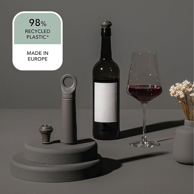 Vacu Vin Wine Saver Loop - Designed and Made in the Netherlands - Vacuum Wine Stopper Keeps Your Wine Fresh for up to 10 Days - Reusable, Made with 98% Recycled Material - 1 Pump, 5 Stoppers, Graphite