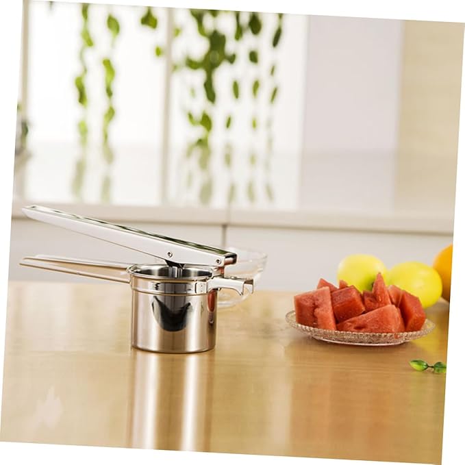 PRETYZOOM Stainless Steel Citrus Press Manual Lemon Juicer with Long Handle Easy to Clean Ergonomic Design for Home and Professional Use