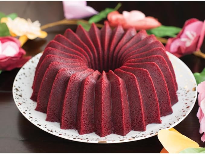 Nordic Ware Brilliance Bundt, 10 Cup, Gold