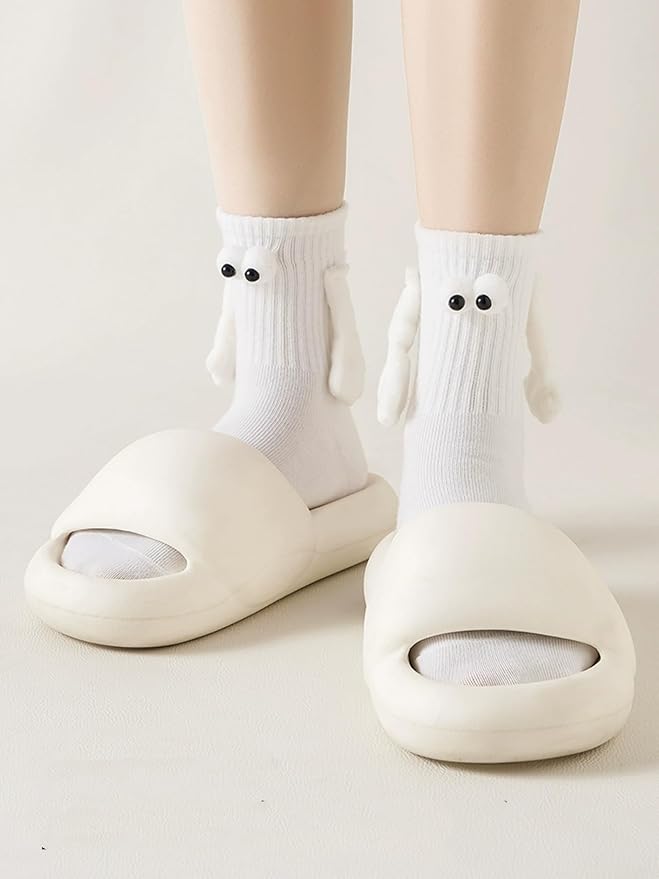 2 Pairs Magnetic Holding Hands Socks Funny Couple Gifts, Best Friend, Engagement, Anniversary, Teens Gag Cute Weird Stuff