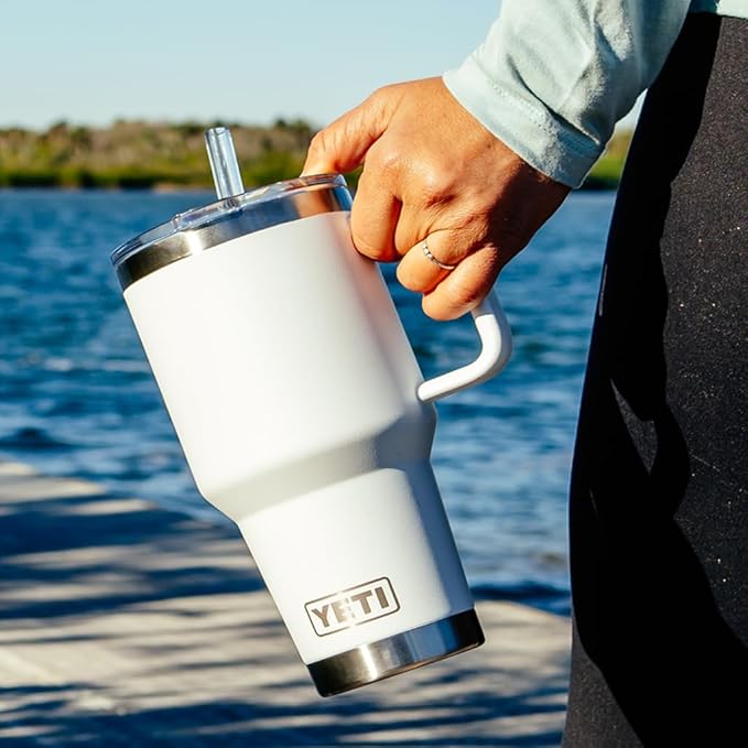 YETI Rambler 35 oz Straw Mug 2.0 - Double-Wall Vacuum Insulation for Cold Beverages – Dishwasher Safe – Cupholder Compatible – Reusable Straw – Comfortable Grip Handle – Travel Mug - Navy