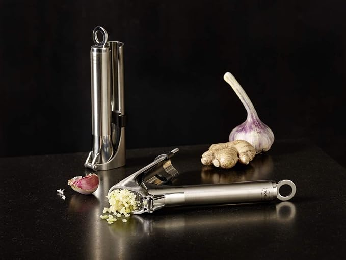 Rösle Stainless Steel Mincing Garlic Press, Premium