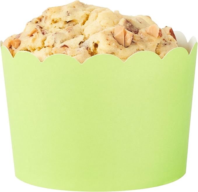 Restaurantware Baking Cups 200 Pack of 10 oz Paper Cupcake Liners Greaseproof Scalloped Oven-Safe Elegant Dessert Muffin Cups Disposable for Parties