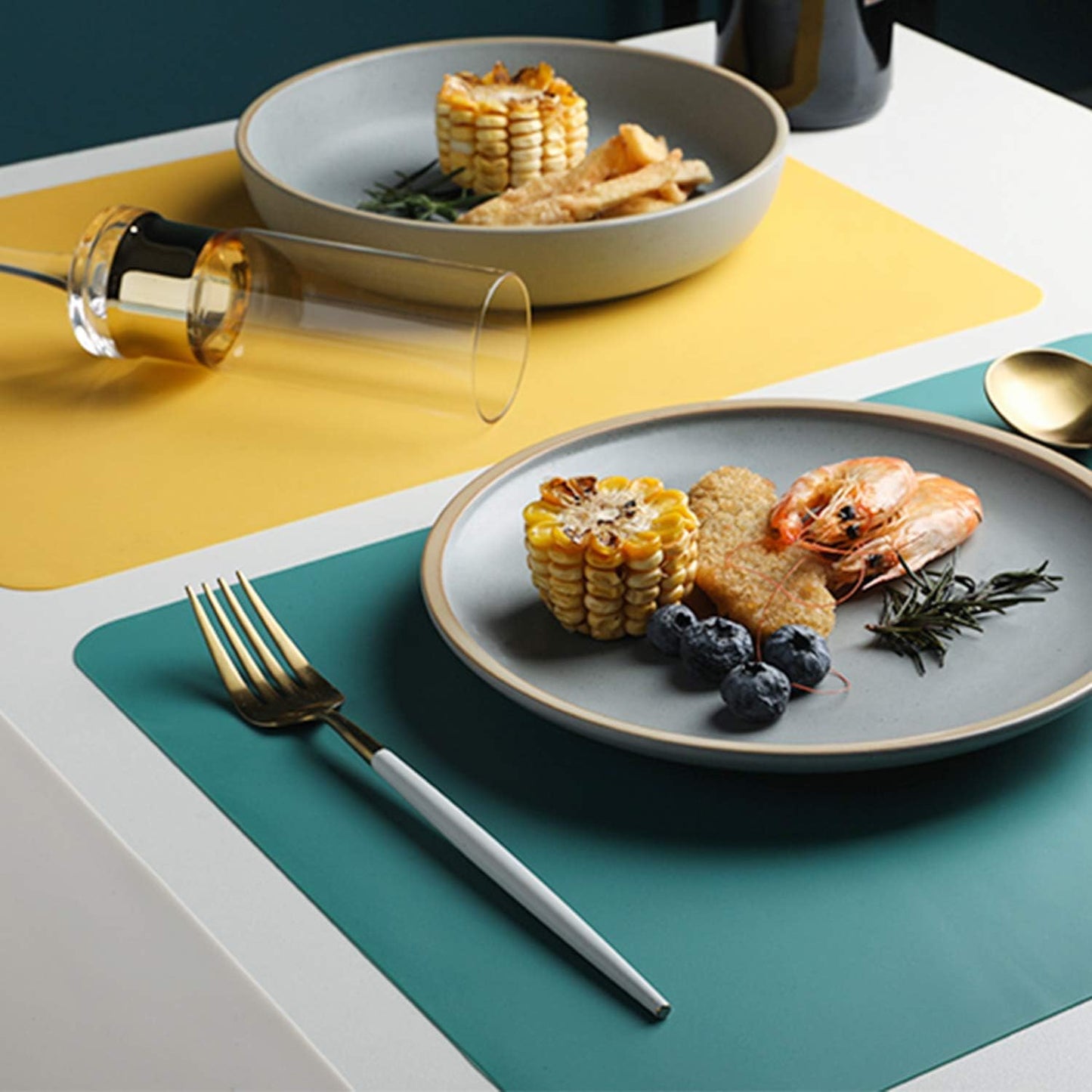 Silicone Placemats, Food-Grade Non-Slip Waterproof, Dining, Stain Resistant, Countertop Protector, Kitchen Counter Mat, Heat Resistant, Baking mat Dishwasher Safe (15.7x11.8Inch-4pack, Black)