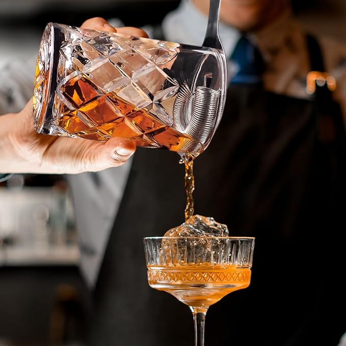 2 Pack Cocktail Mixing Glass, 18.5oz Crystal Mixing Glasses, Thick Bottom Accessories for Whiskey Manhattan Martini