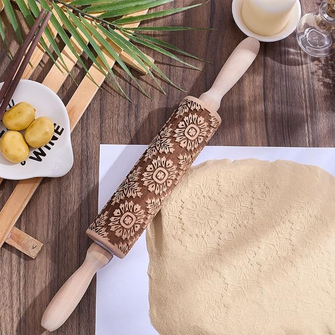 Embossed Wooden Rolling Pin Darker 3D Flower Rattan 36cm Rolling Pin for Baking Biscuits DIY Kitchen Tool Baking Accessories Homemade Bakery Pastry Cookie Fondant Dough Pizza