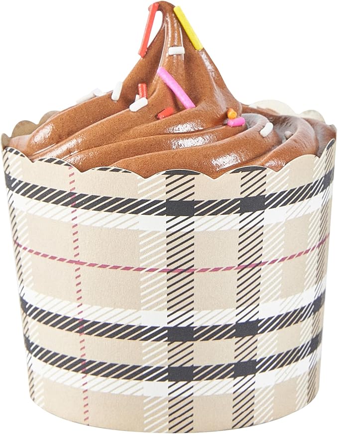 Restaurantware Baking Cups 200 Pack of 6 oz Paper Cupcake Liners Greaseproof Scalloped Oven-Safe Elegant Dessert Muffin Cups Disposable for Parties
