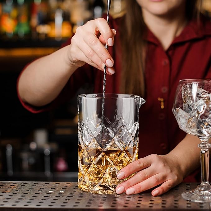 2 Pack Cocktail Mixing Glass, 18.5oz Crystal Mixing Glasses, Thick Bottom Accessories for Whiskey Manhattan Martini
