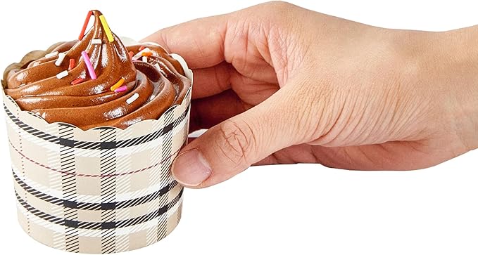 Restaurantware Baking Cups 200 Pack of 6 oz Paper Cupcake Liners Greaseproof Scalloped Oven-Safe Elegant Dessert Muffin Cups Disposable for Parties