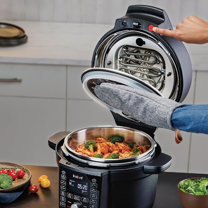 Instant Pot Duo Crisp Ultimate Lid,13-in-1 Air Fryer&Pressure Cooker Combo, Sauté, Slow Cook, Bake, Steam, Warm, Roast, Dehydrate, Sous Vide&Proof, App With Over 800 Recipes,1500 watts,6.5 Quart,Black