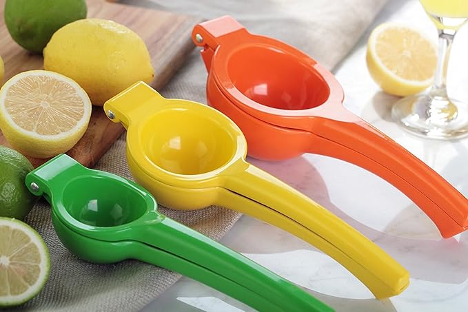 New Star Foodservice 42863 Enameled Aluminum Orange Squeezer