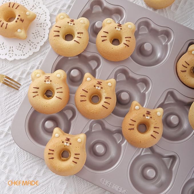 CHEFMADE Donut Mold Cake Pan, 12-Cavity Non-Stick Bear-shaped Doughnut Bakeware for Oven Baking (Champagne Gold)