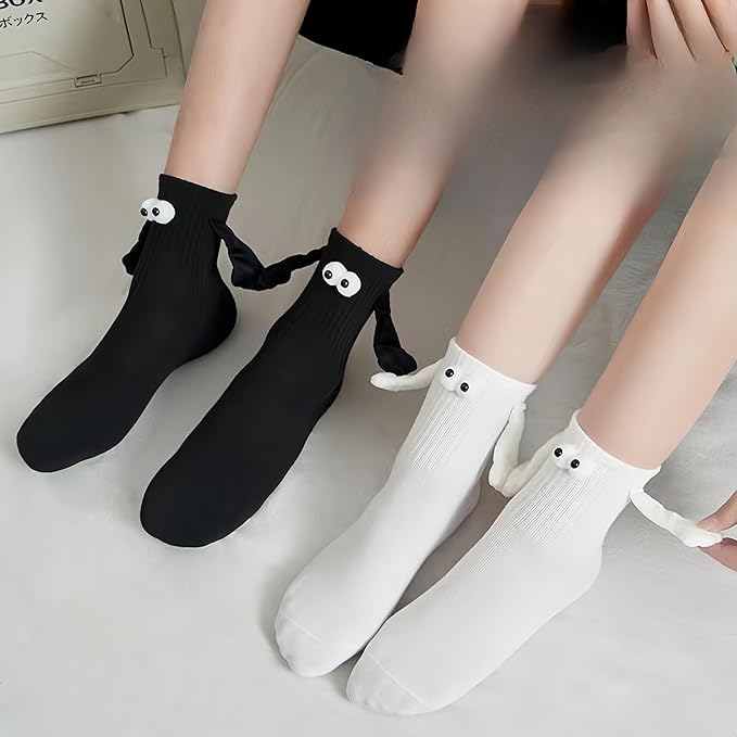 2 Pairs Magnetic Holding Hands Socks Funny Couple Gifts, Best Friend, Engagement, Anniversary, Teens Gag Cute Weird Stuff