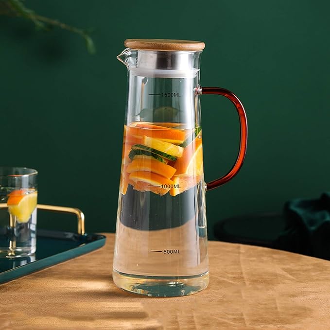 Pitcher Glass Pitcher with Filter Cover Glass Carafe with a Precision Graduation Line for The Juice Jug of Iced Tea, Cold/hot Beverages Hot/Cold Water Carafe