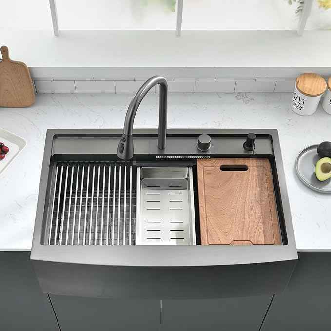 33 Inch Farmhouse Kitchen Sink Splash Guard Waterfall Workstation Black- VOKIM 33x22Inch Apron Front Kitchen Sik Stainless 16 Gauge Farm Sink With Multifunctional Top Loading Flying Rain pull-out