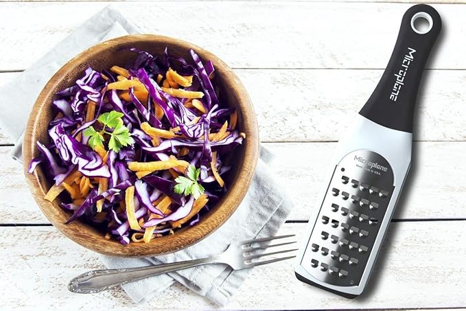 Microplane Artisan Series Cheese Grater and Zester (Extra Coarse, White)