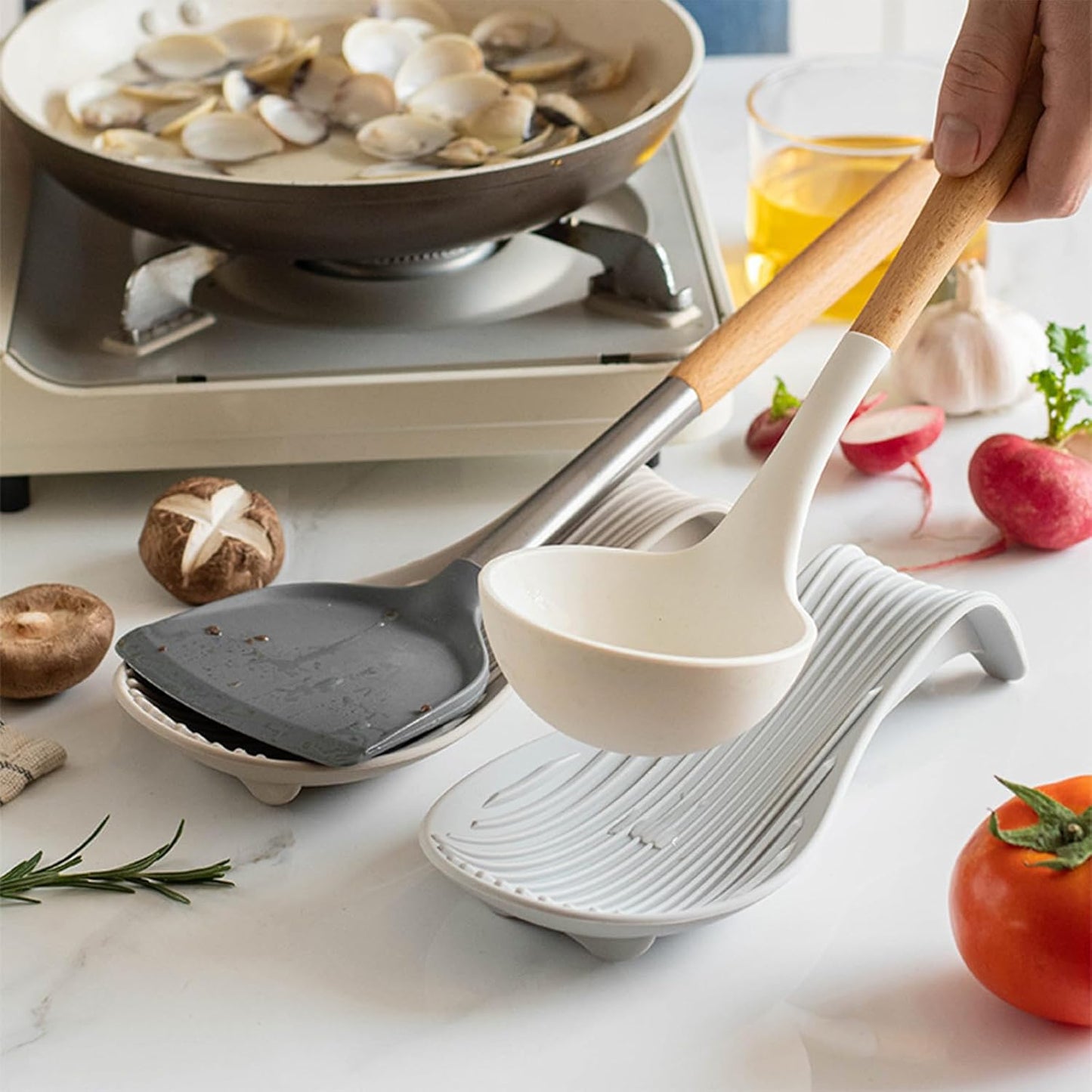 Stove Top Spoon Rest - Heat Resistant & Non-Slip Silicone Holder for Kitchen Counter, Large Cooking Utensil Res (Black)