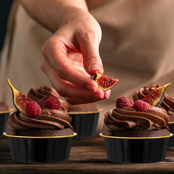 Tessco for you 100 Pcs Disposable Ramekins with Lids 8 oz Creme Brulee Ramekin Aluminum Foil Cup Cupcake Liner Baking Valentines Disposable Muffin Tin Pan Cheesecake Container (Black,Gold)