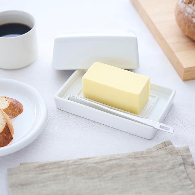 ZERO JAPAN Compact Butter Dish with Stainless Steel Knife, Trim-to-Fit Design for Countertop Use, Ceramic Butter Keeper Made in Japan, Fits Softened Butter Portions, Rich Glaze Finish, White