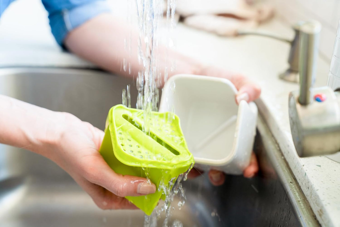Full Circle Stash, Ceramic Kitchen Sink Caddy, Stylish Modular Sponge Holder & Dish Brush Organizer, Green and White, 11"