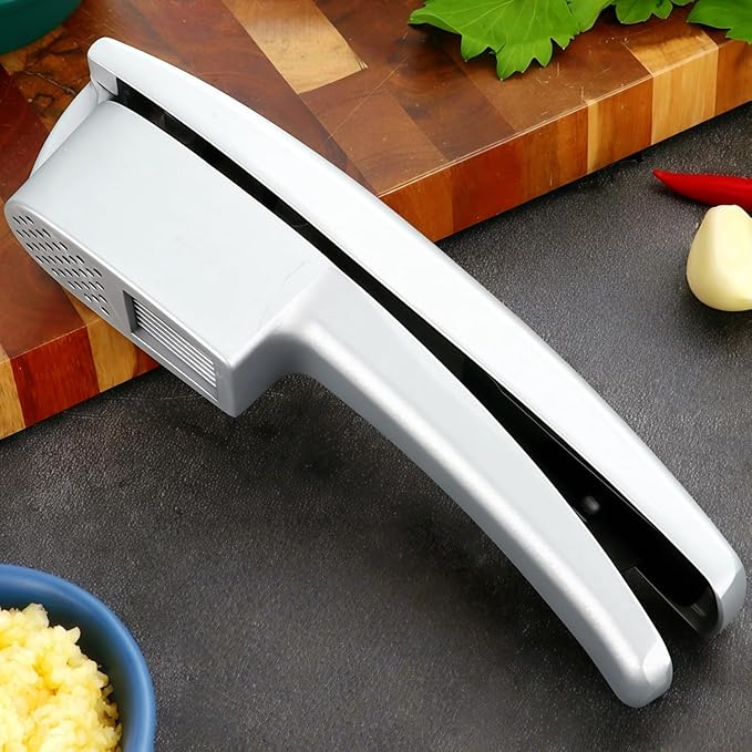 Professional 2 in 1 Garlic Press & Slicer,Multifunctional Garlic Mincer Tool with Ergonomic Handle,Effortlessly Crush,Slice and Mince Garlic,Rust-Proof,Easy to Squeeze and Clean,Dishwasher Safe
