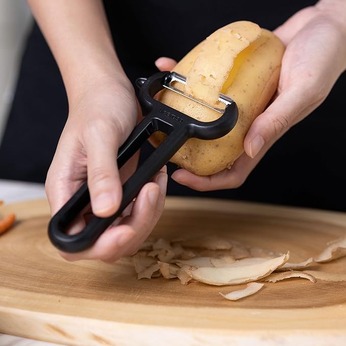 Linoroso 2 Pieces Vegetable Peeler Set with Straight Peeler and Serrated Peeler, Dishwasher Safe Classic Euro Fruit Peeler for Kitchen, Potato Peelers for Peeling veggie and Food, Black