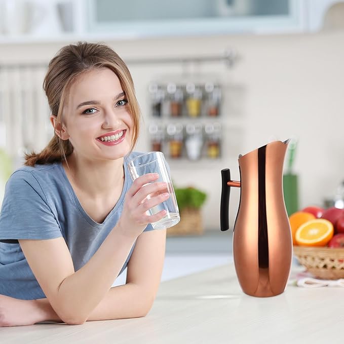 Funnymoom 2 Pcs 2 L Stainless Steel Water Pitchers with Lid Removal Ice Guard Handle Modern Metal Water Pitcher Hot Cold Drink Serving Tool for Restaurants Home Bar Christmas Party(Rose Gold)