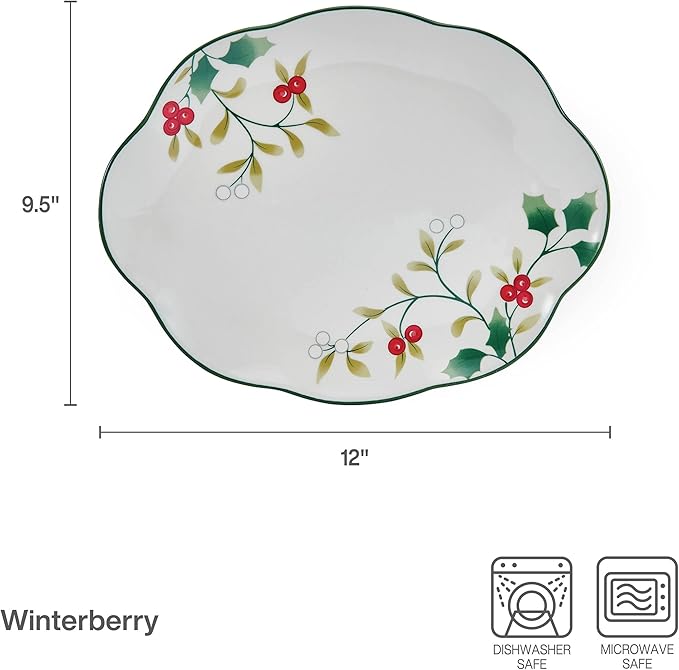 Pfaltzgraff Winterberry Holiday Set of 2 Serving Plates, 10 Inch and 12 Inch, Multicolored