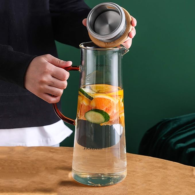 Pitcher Glass Pitcher with Filter Cover Glass Carafe with a Precision Graduation Line for The Juice Jug of Iced Tea, Cold/hot Beverages Hot/Cold Water Carafe