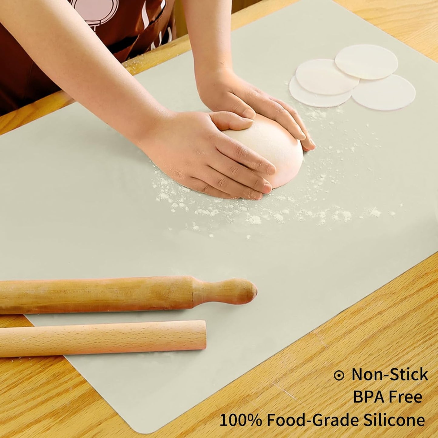 Extra Large Silicone Placemat, Food-Grade Flexible Silicone Mat Kids Non-Slip Dinner Placemat Waterproof Heat Insulation Countertop Protector Silicone Pastry Rolling Dough Mats 31.5x23.6'''Beige