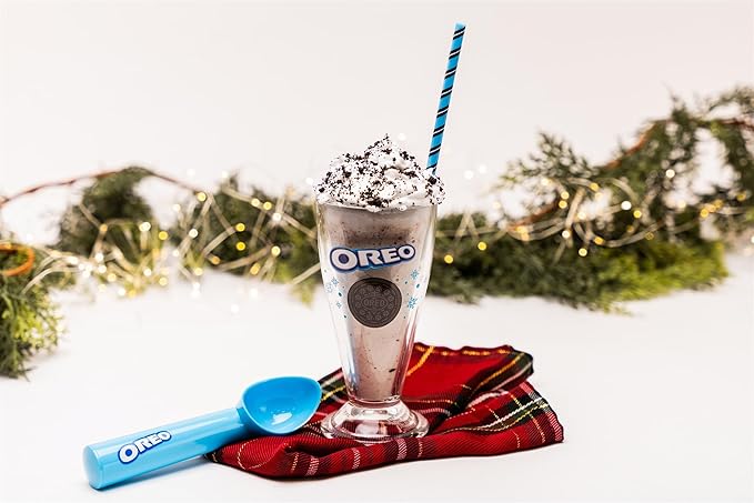 Frankford Candy OREO Cookies and Cream Milkshake Gift Set with Cookie Pieces, 2 Glass Cups, 2 Straws, and Ice Cream Scoop