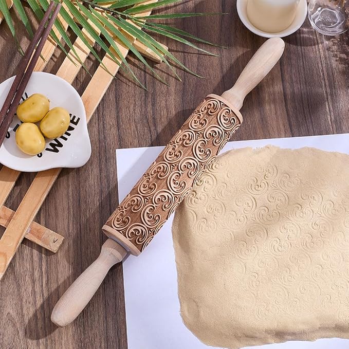 Embossed Wooden Rolling Pin Darker 3D Scrollwork Rattan 36cm Rolling Pin for Baking Biscuits DIY Kitchen Tool Baking Accessories Homemade Bakery Pastry Cookie Fondant Dough Pizza