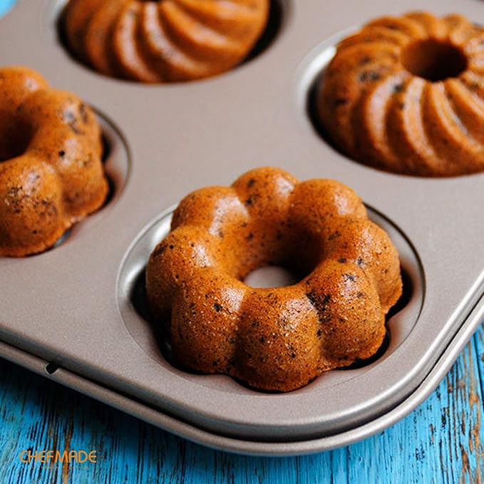 CHEFMADE Donut Mold Cake Pan, 6-Cavity Non-Stick Pattern Doughnut Bakeware for Oven Baking (Champagne Gold)