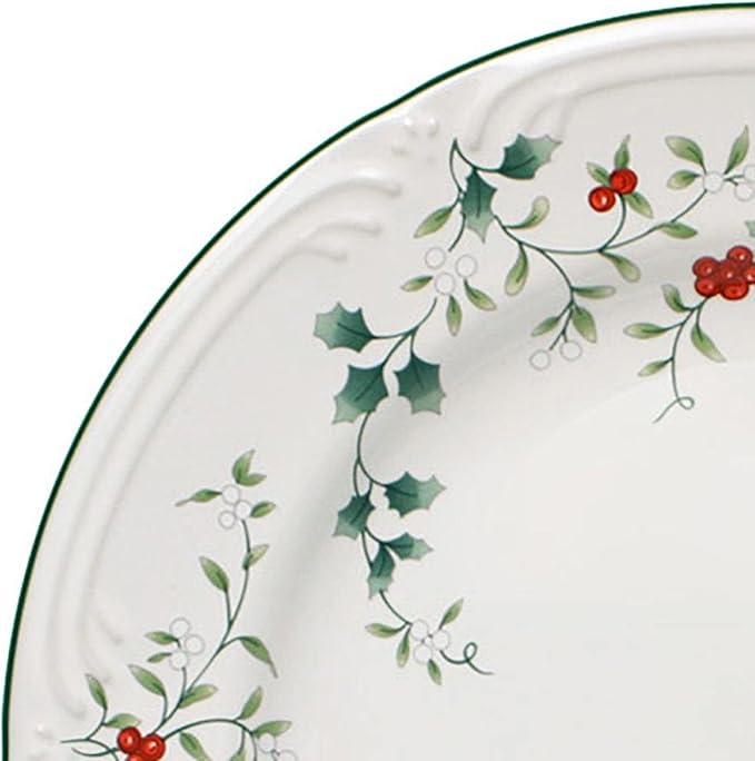 Pfaltzgraff Winterberry 10-1/2-Inch Dinner Plates, Set of 4, White