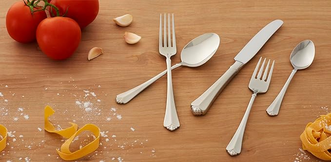 Oneida Silverware Set, Juilliard Fine Flatware 4-Piece Dinner Forks Set, Service For 4, 18/10 Stainless Steel, Rust Resistant, Dishwasher Safe, Home And Kitchen Utensils (Silver, 4 Piece)